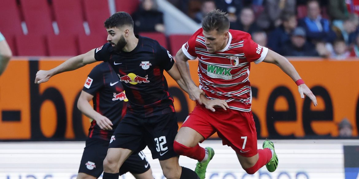 Transfergerüchte: Hertha BSC vor Verpflichtung von Augsburg-Stürmer? Mega-Angebote für Gvardiol